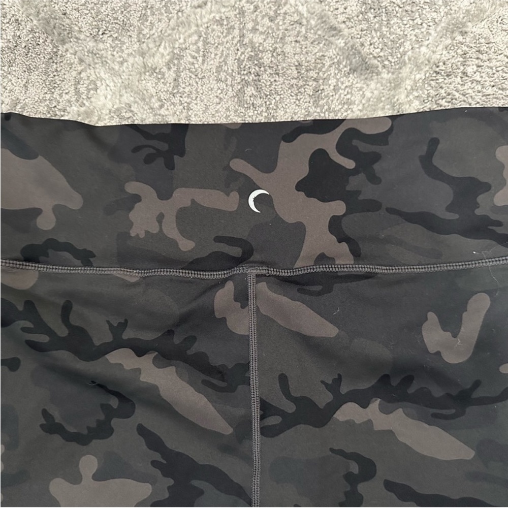 Zyia Active Camo Crop Leggings - Picture 2 of 6